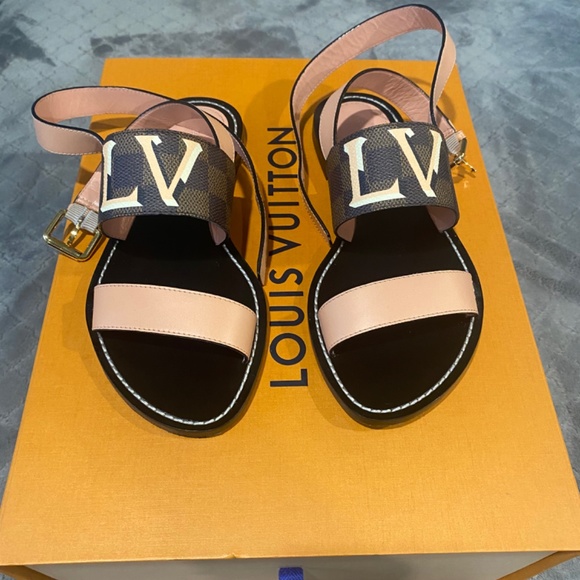 Women's Louis Vuitton Sandals - Picture 4 of 8
